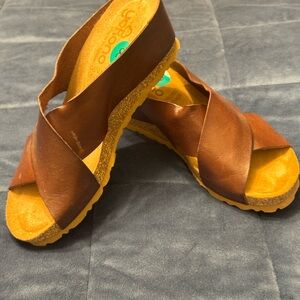 Stylish Brown Leather Sandals